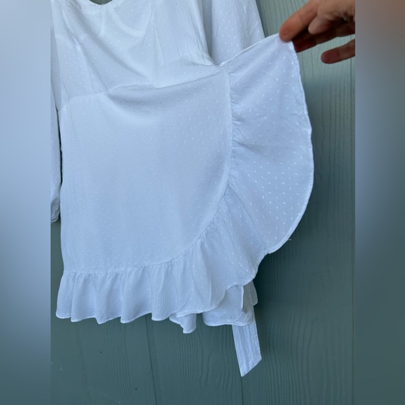 52.LULUS  Women's White Blouse Lantern Sleeve Sweetheart Neck,Ruffle Hem
Size XL - Picture 5 of 12